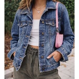 Sonoma Women’s Denim Jacket Medium Classic Blue Jean Trucker Streetwear Casual